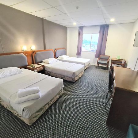 Anika Inn - Kluang Exteriör bild