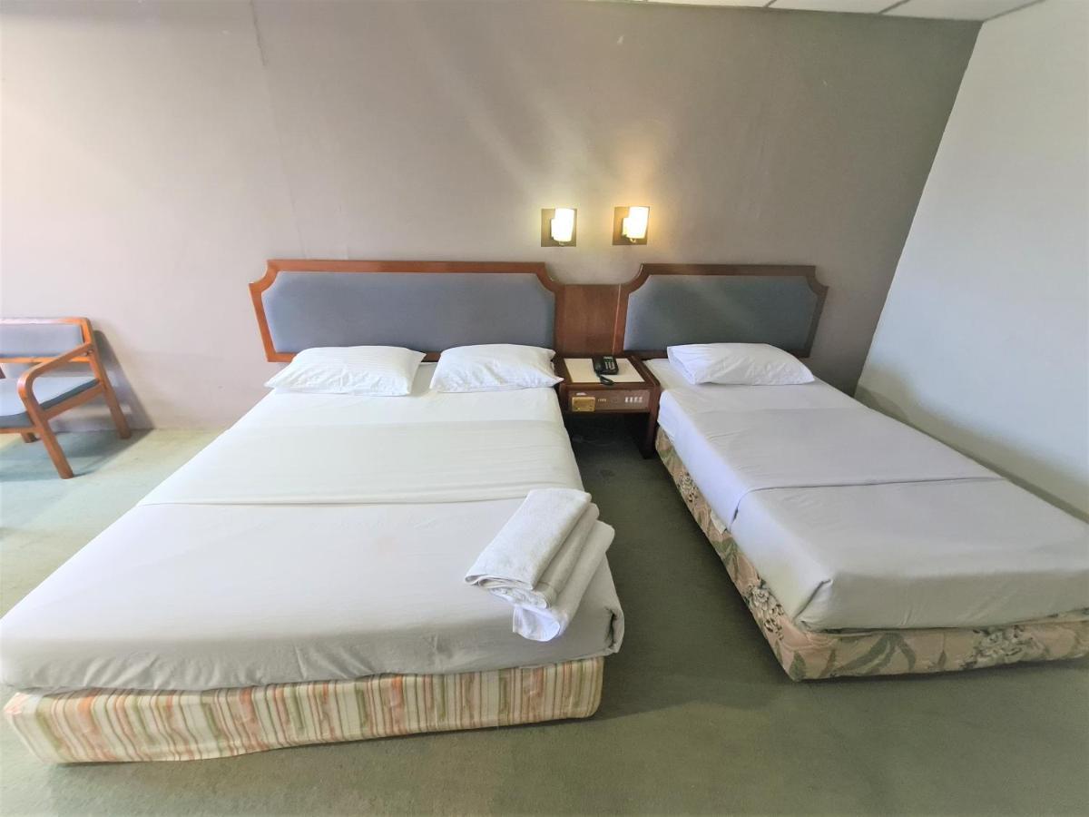 Anika Inn - Kluang Exteriör bild