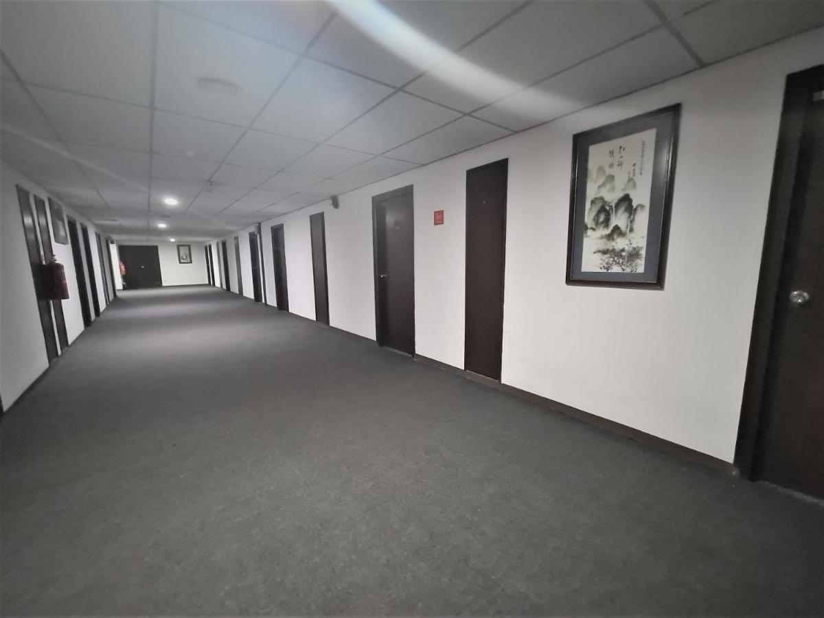 Anika Inn - Kluang Exteriör bild