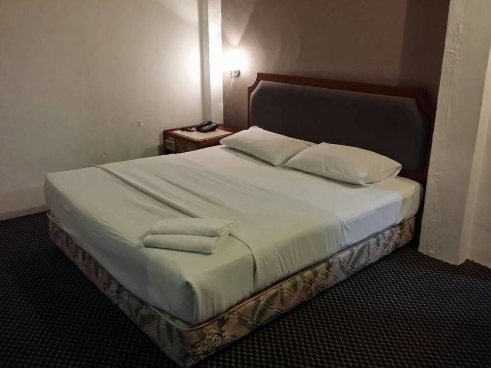 Anika Inn - Kluang Exteriör bild