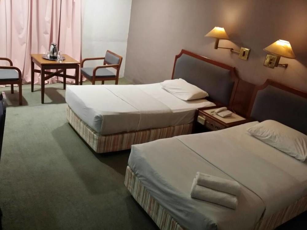 Anika Inn - Kluang Exteriör bild