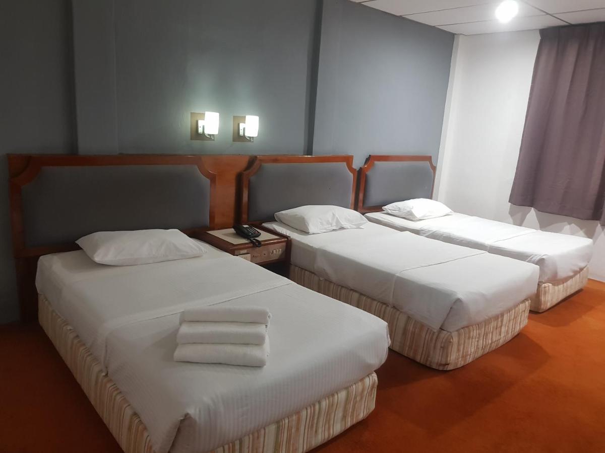 Anika Inn - Kluang Exteriör bild