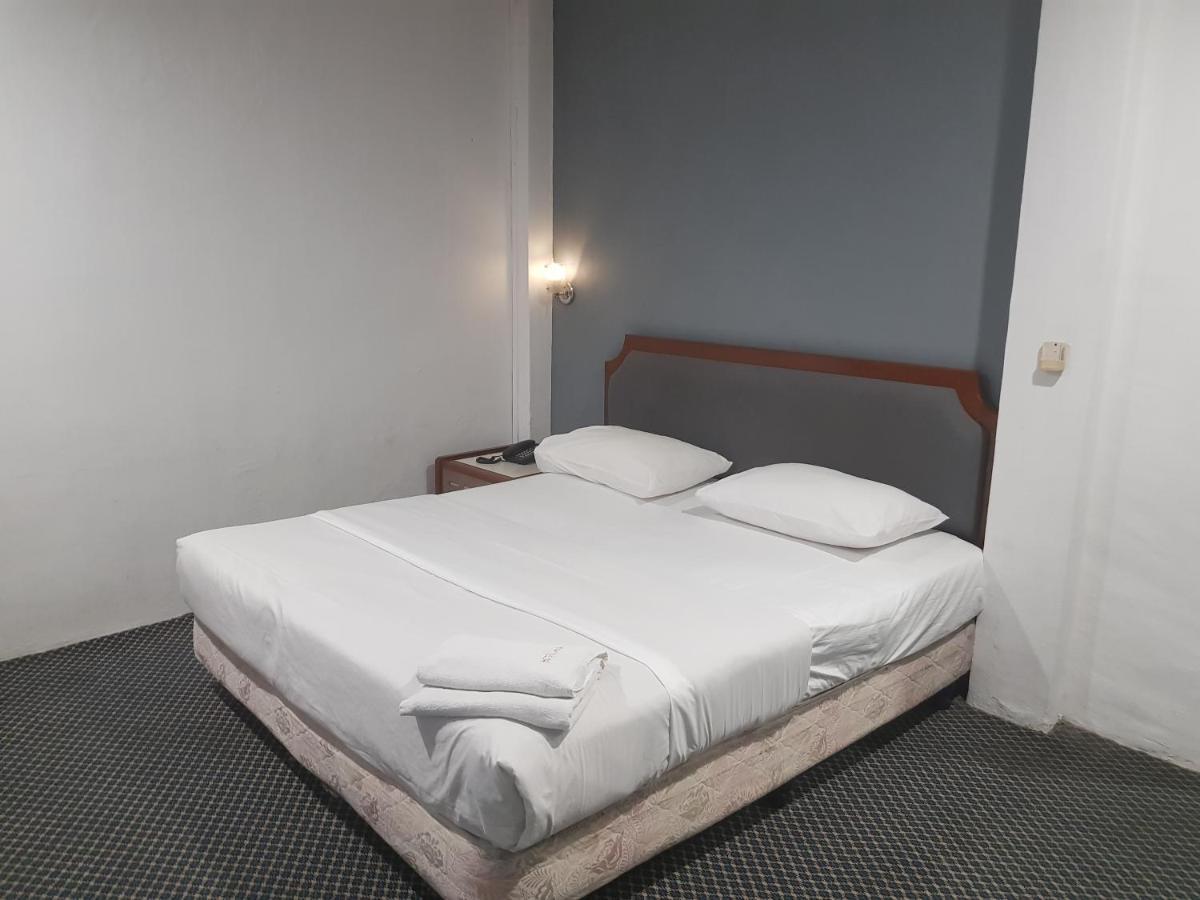 Anika Inn - Kluang Exteriör bild