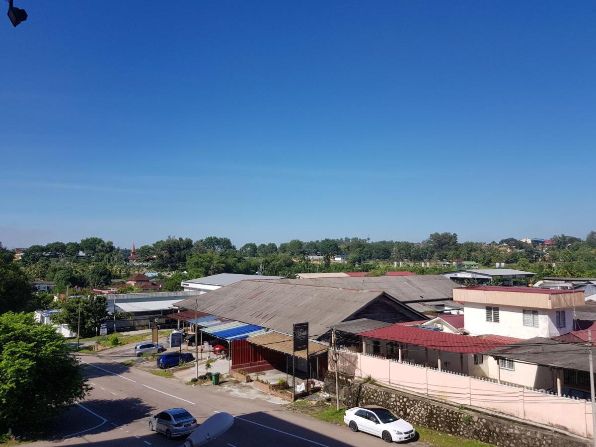 Anika Inn - Kluang Exteriör bild